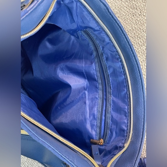 Navy Blue Shoulder Bag with Structured Design and Gold Accents - Picture 12 of 16